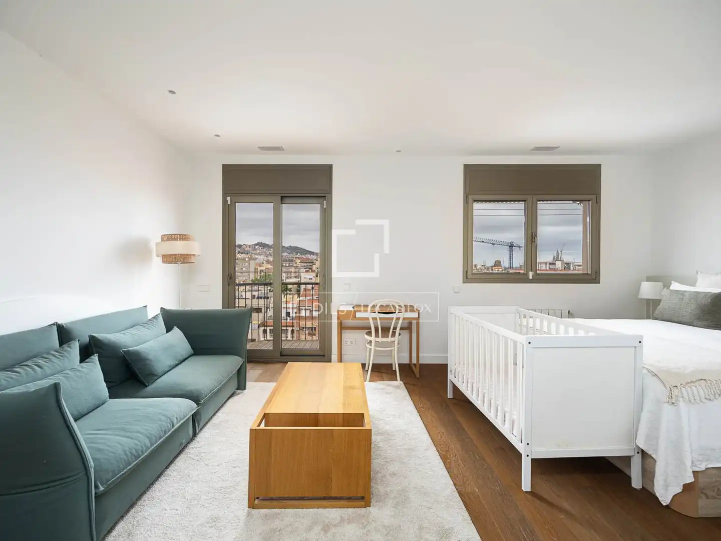 Wohnzimmer von Dachboden zum Verkauf in Barcelona mit Klimaanlage, Terrasse und Balkon