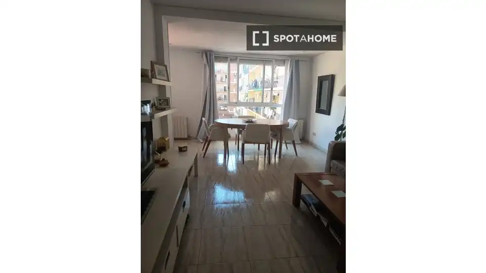 Vista exterior de Piso para compartir en Barcelona con Aire acondicionado, Calefacción y Amueblado