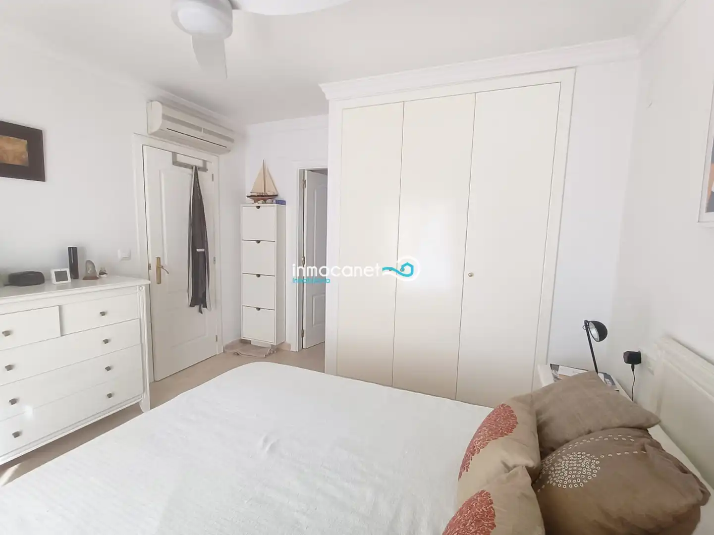 Habitación de Casa adosada en venta en Oliva con Aire acondicionado, Terraza y Piscina