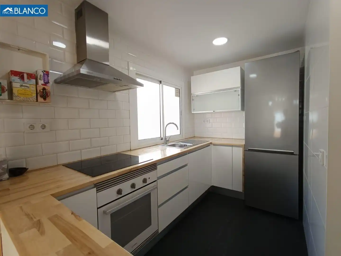 Kitchen of Attic for sale in L'Hospitalet de Llobregat  with Heating, Parquet flooring and Terrace