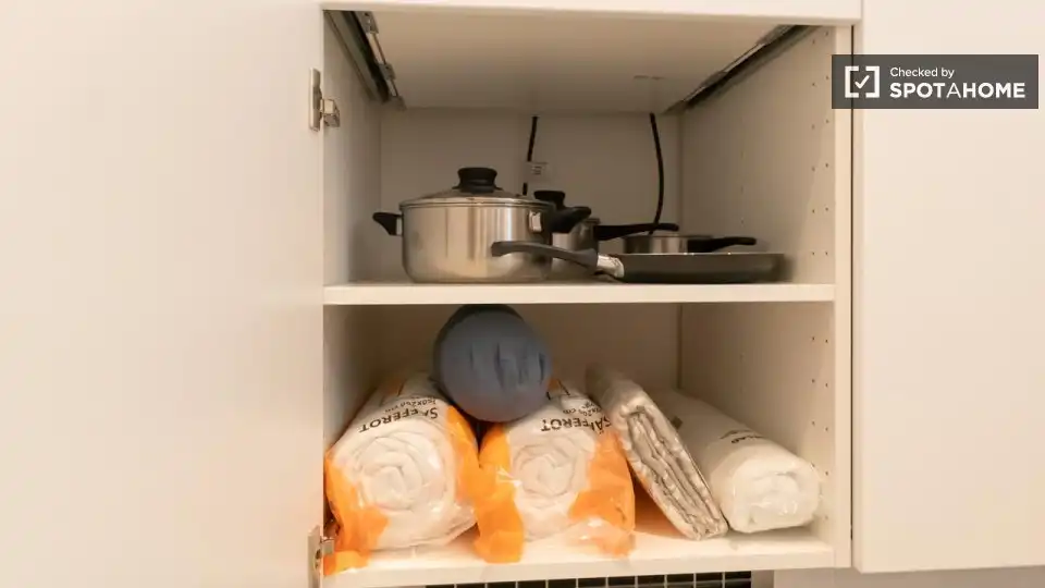 Cocina de Estudio para compartir en Madrid con Aire acondicionado, Calefacción y Terraza