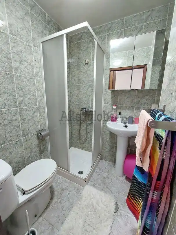 Bathroom of Flat for rent in Oviedo   with Heating