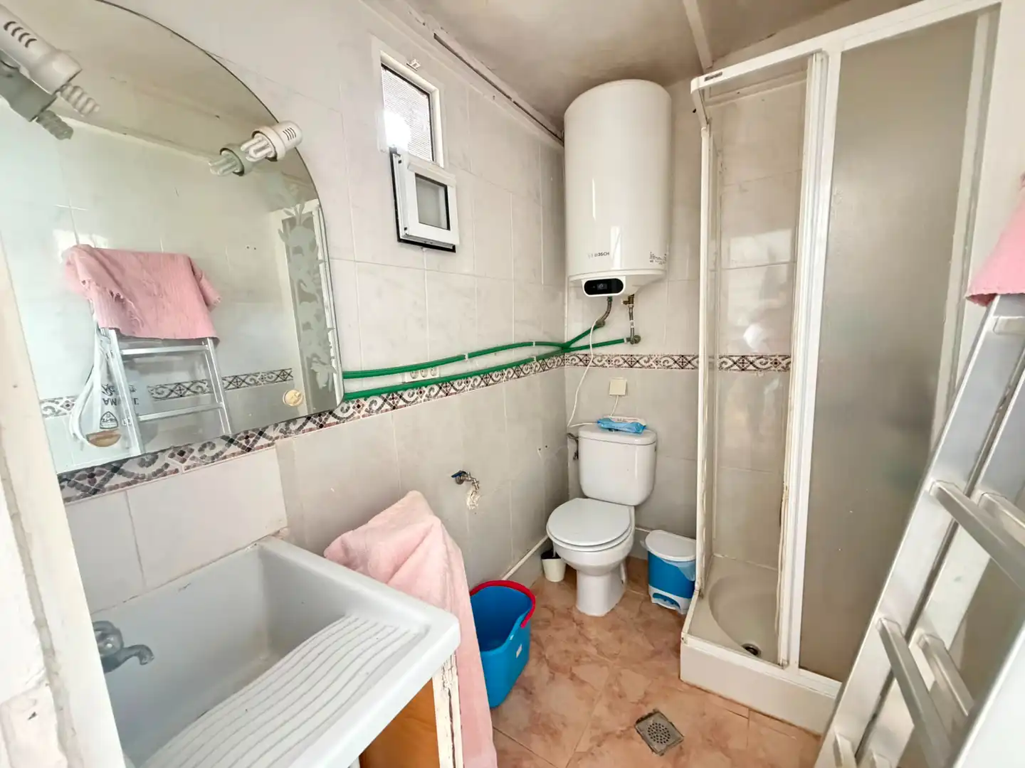 Badezimmer von Einfamilien-Reihenhaus zum Verkauf in Los Alcázares mit Klimaanlage, Abstellraum und Möbliert