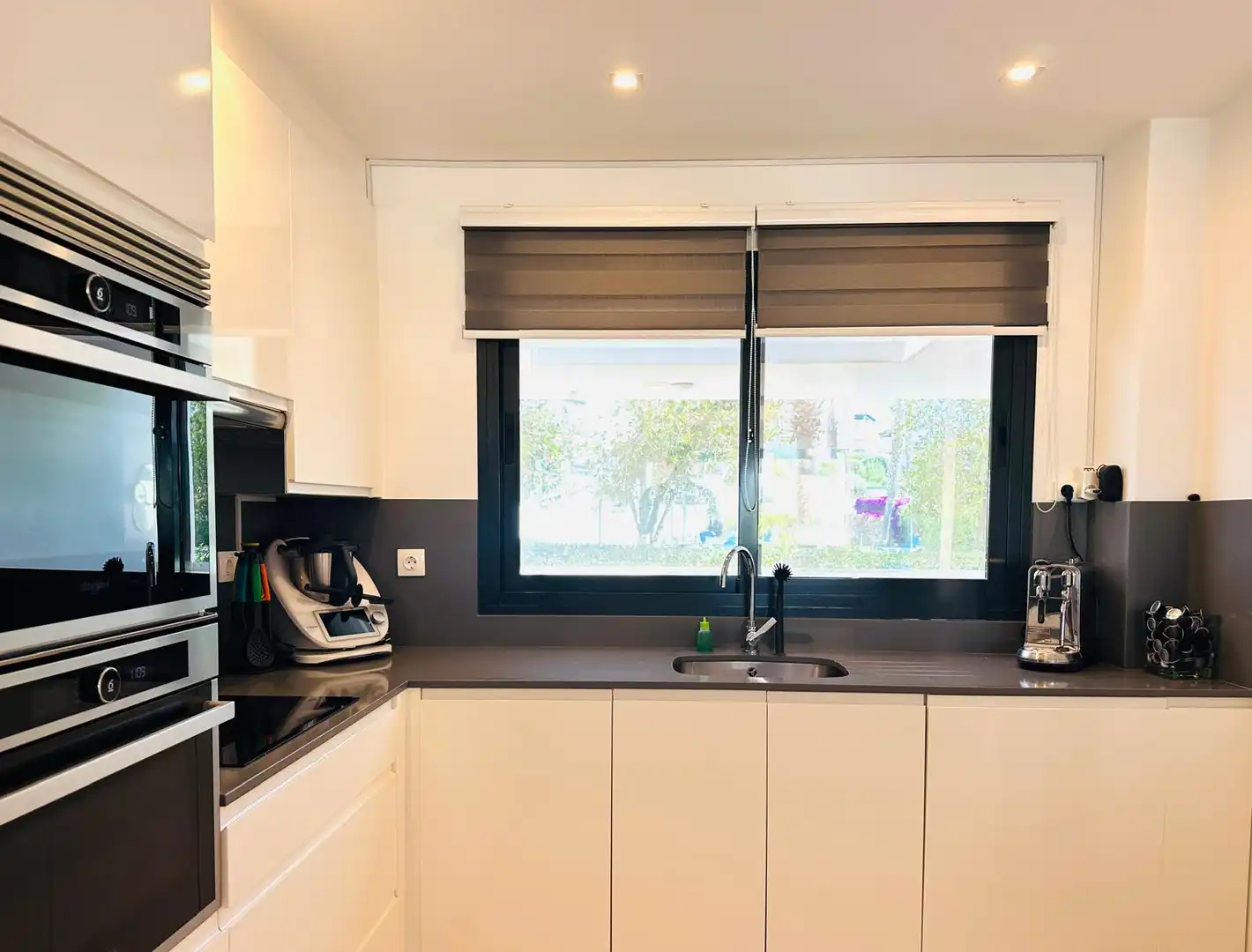 Küche von Wohnung zum Verkauf in Estepona mit Terrasse, Abstellraum und Ofen