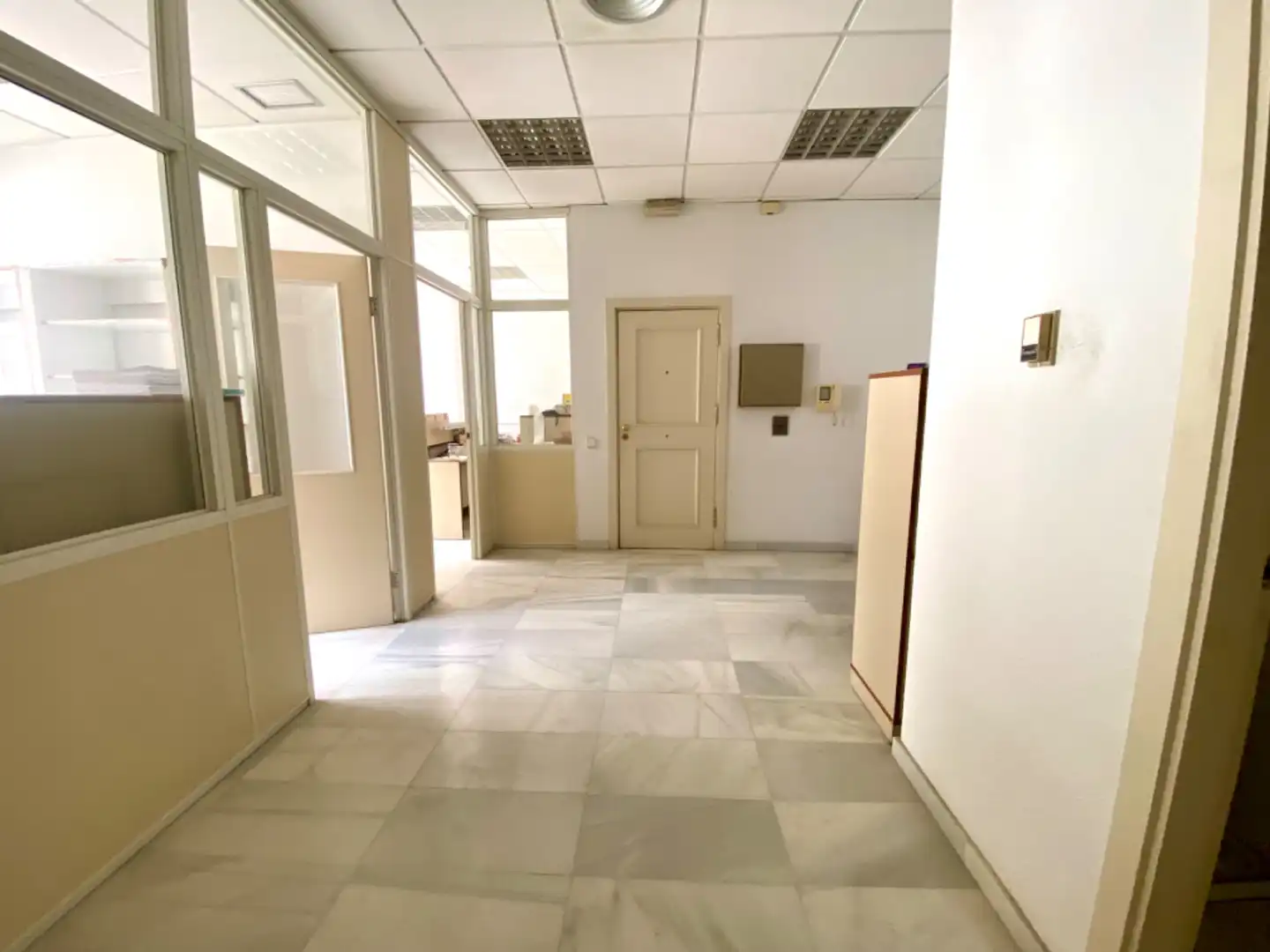 Oficina en venta en Almería
