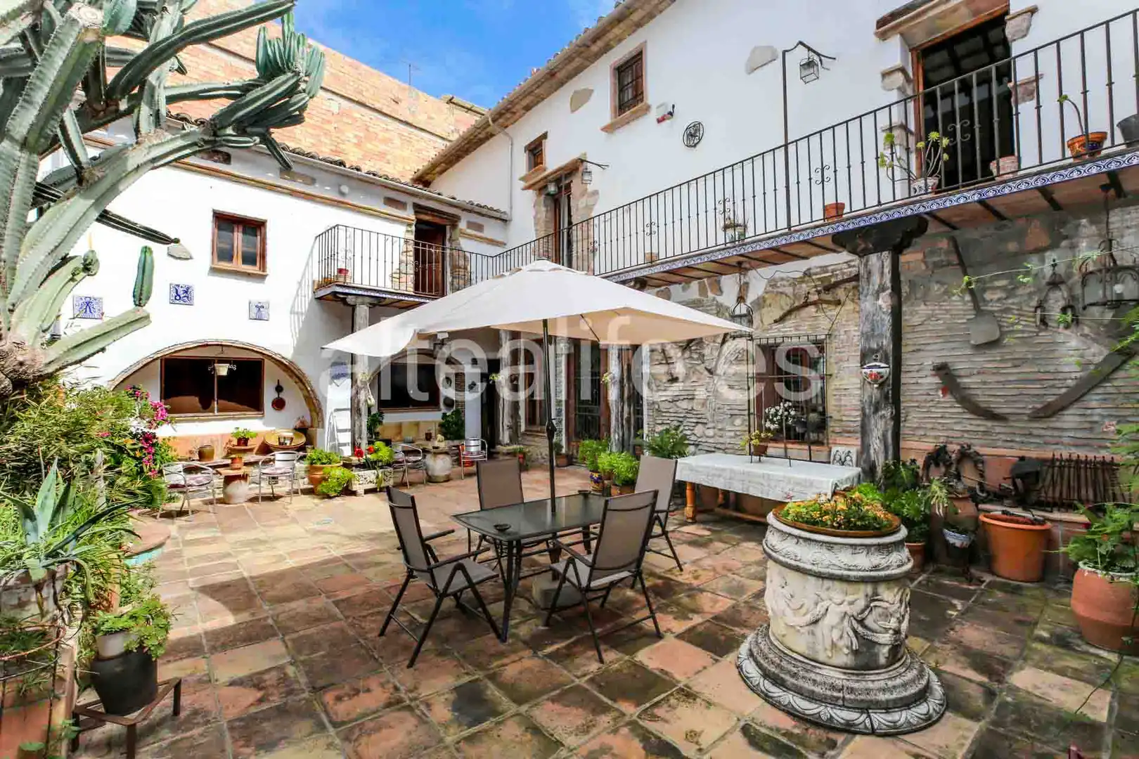 Terrasse von Einfamilien-Reihenhaus zum Verkauf in Gandia mit Privatgarten, Terrasse und Abstellraum