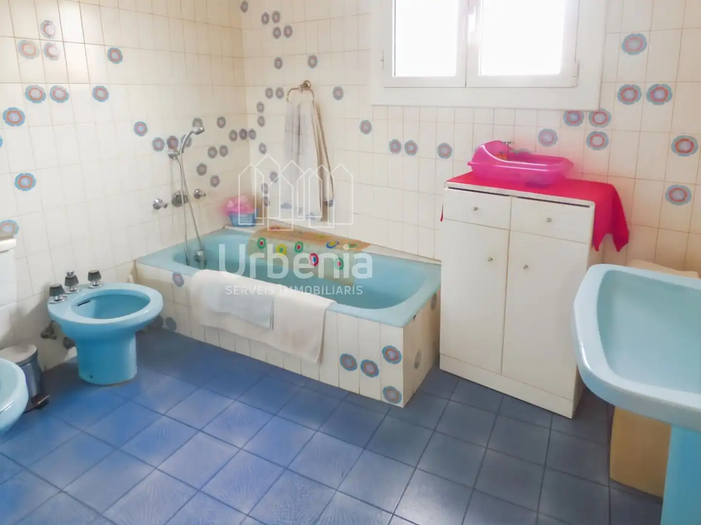Baño de Piso en venta en Mataró con Calefacción, Terraza y Amueblado