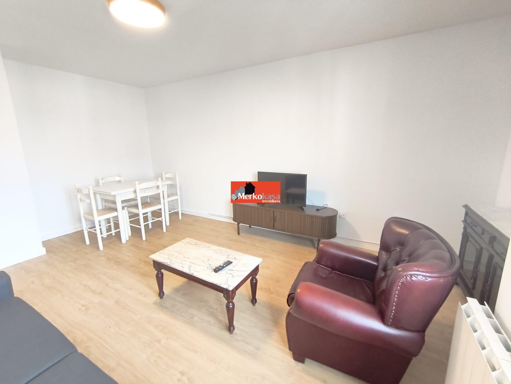 Sala d'estar de Pis de lloguer en Lugo Capital amb Calefacció, Moblat i Balcó