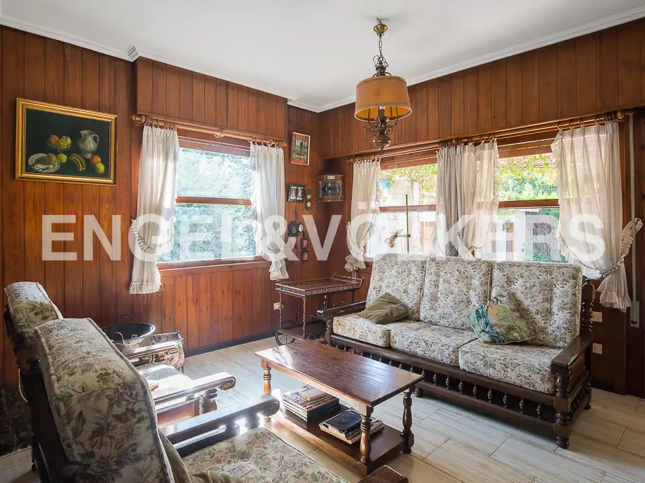 Sala d'estar de Casa o xalet en venda en Castellón de la Plana / Castelló de la Plana amb Calefacció, Jardí privat i Terrassa