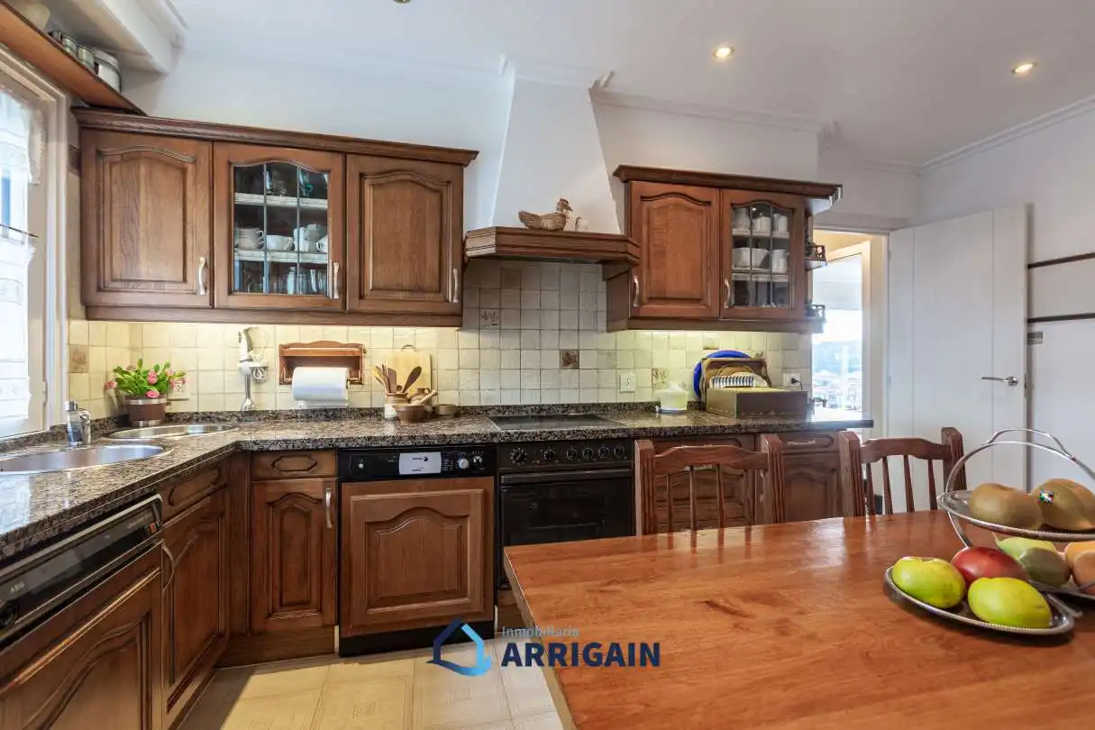 Cocina de Dúplex en venta en Donostia - San Sebastián  con Calefacción, Jardín privado y Terraza