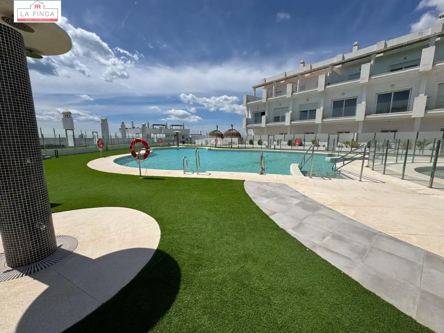 Piscina de Pis en venda en Rincón de la Victoria amb Aire condicionat, Jardí privat i Terrassa