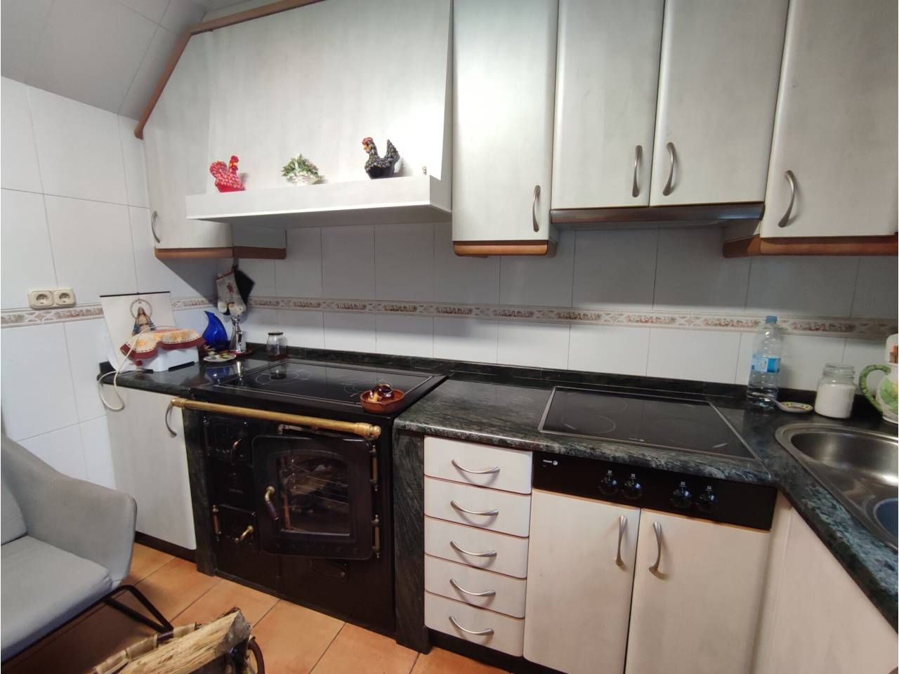 Kitchen of Houses for sale in Santiago de Compostela   with Heating, Private garden and Furnished