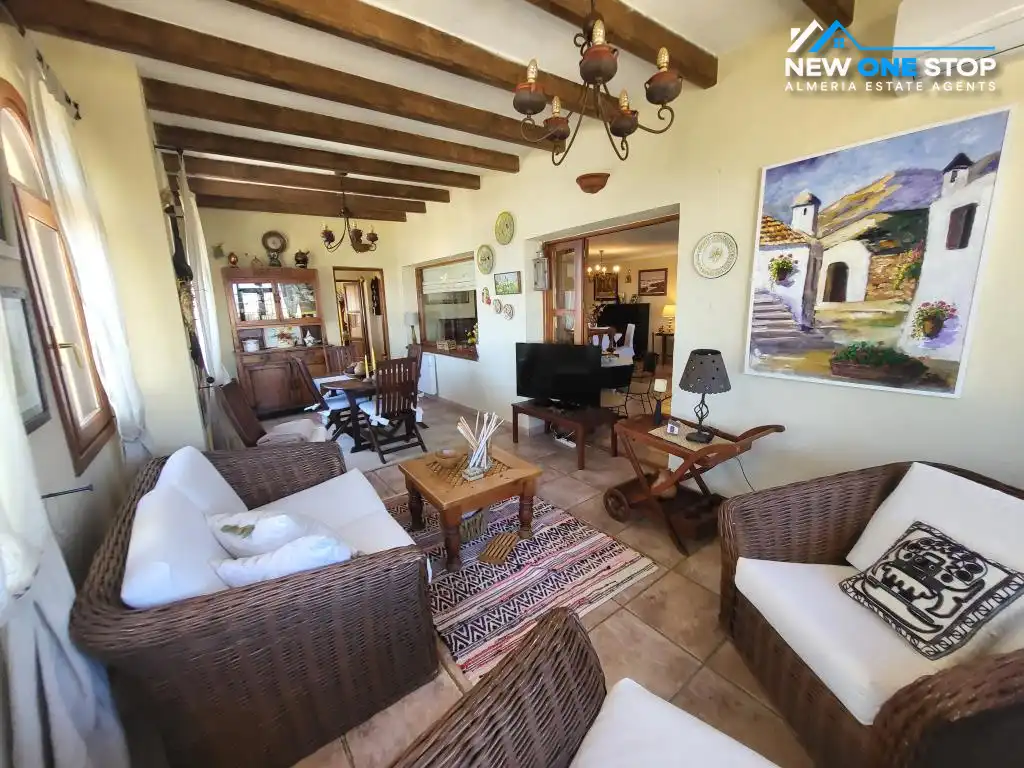 Sala de estar de Casa o chalet en venta en Mojácar con Aire acondicionado, Calefacción y Jardín privado
