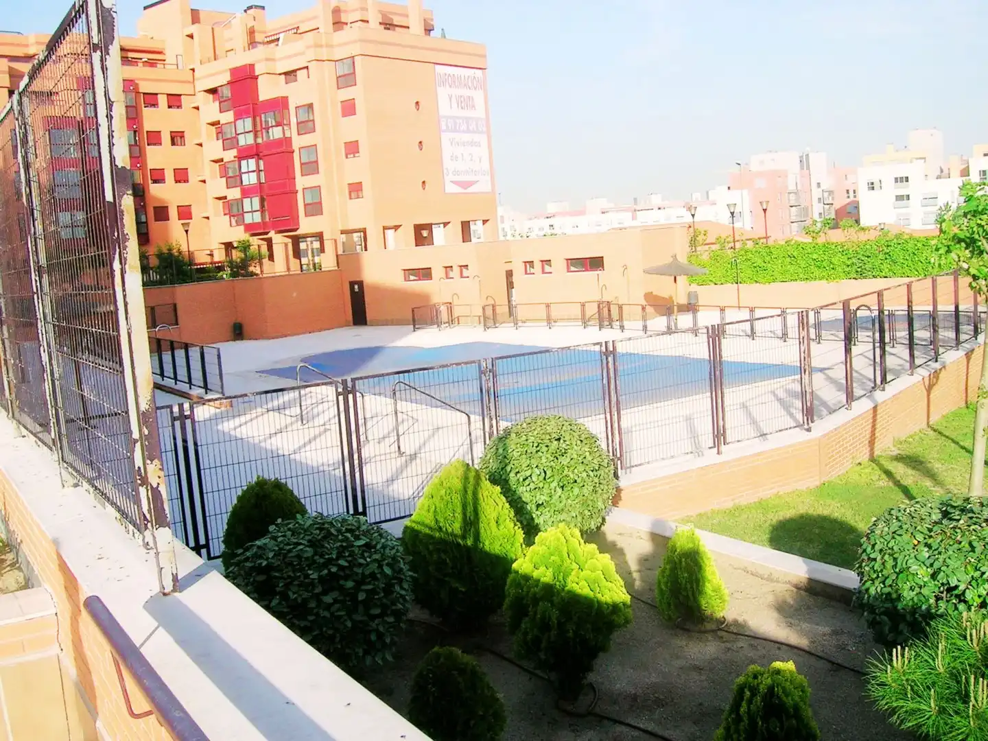Swimming pool of Flat for sale in Madrid  with Air Conditioner, Heating and Terrace