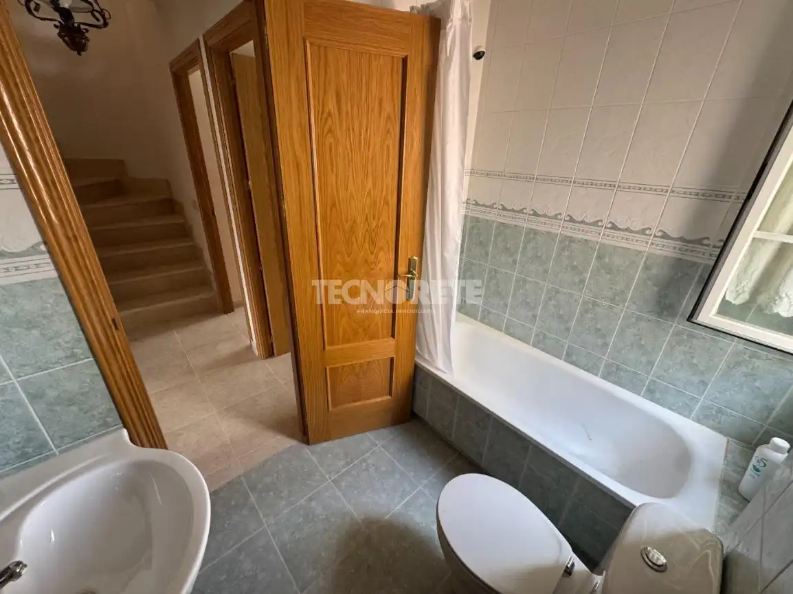 Casa aparellada amb terrassa en venda a Yunquera de Henares, imagen 31