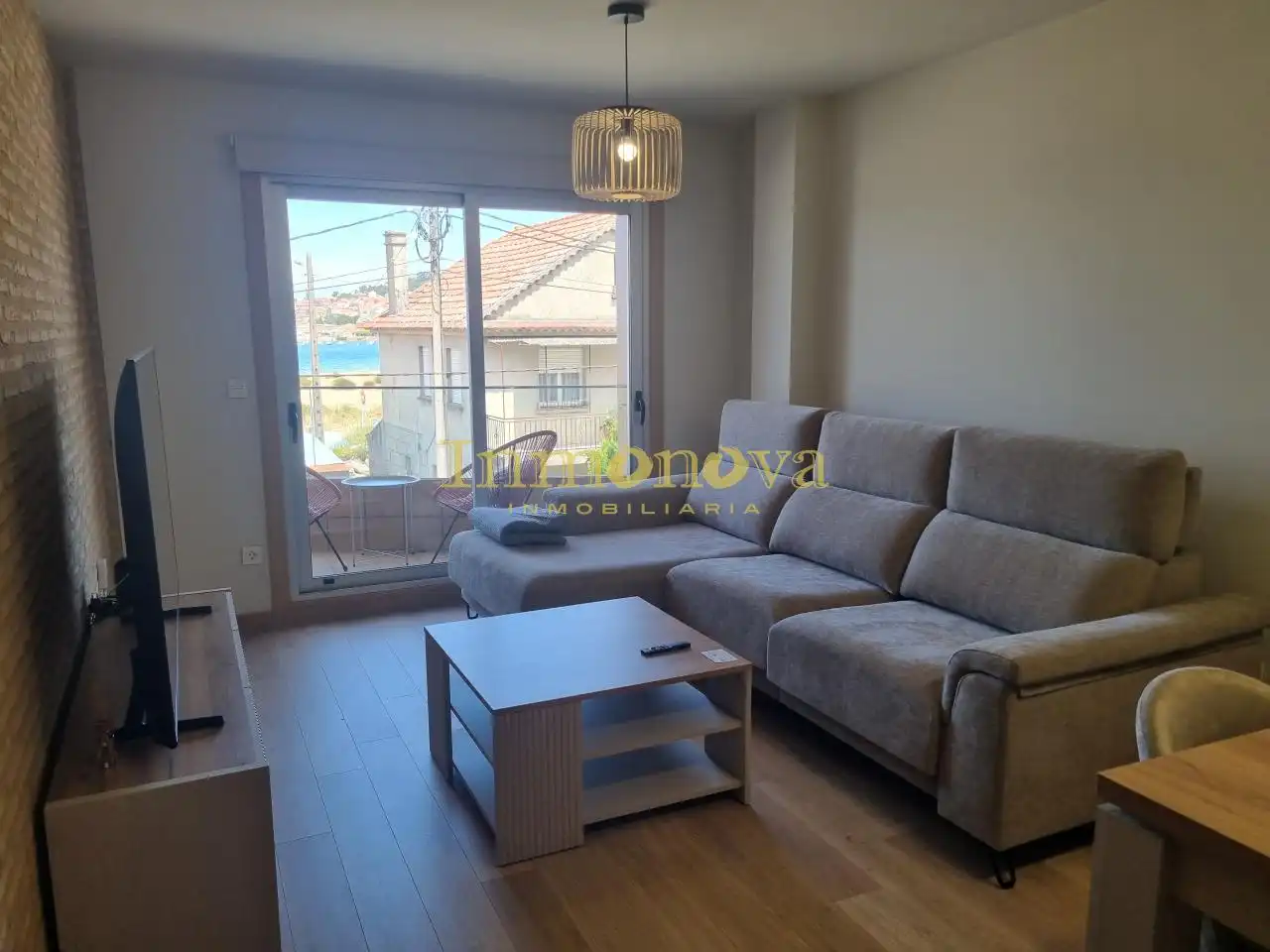 Sala de estar de Piso de alquiler en Cangas  con Calefacción, Amueblado y Balcón