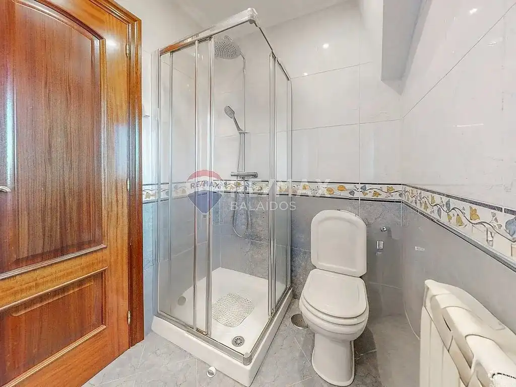 Bathroom of Houses for sale in Vigo   with Heating, Private garden and Parquet flooring