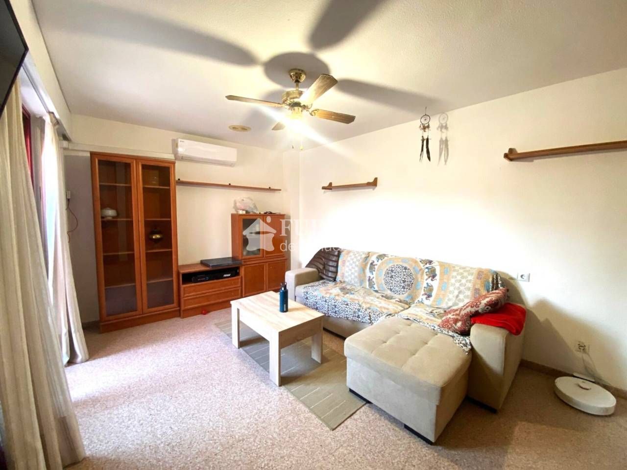 Sala de estar de Piso en venta en Alicante / Alacant con Aire acondicionado, Terraza y Amueblado
