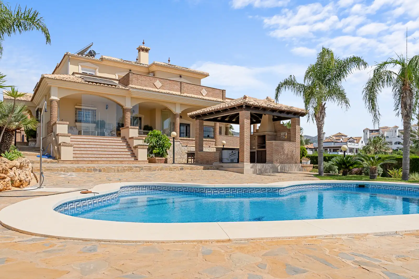 Piscina de Casa o xalet en venda en Benalmádena amb Aire condicionat, Jardí privat i Piscina