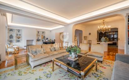 Living room of Flat for sale in  Madrid Capital  with Terrace and Storage room