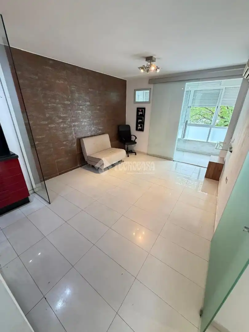 Flat for sale in Calle Lora del rio, Tiro de Línea