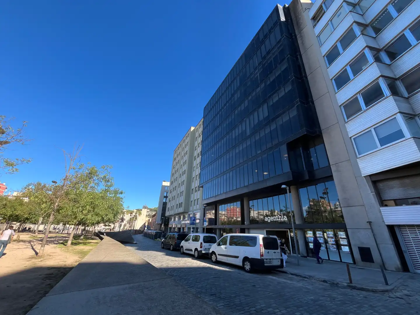 Office space with lift to rent in Carrer de la Sèquia 11