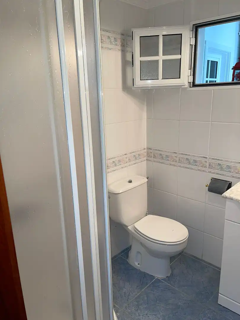 Bathroom of Flat for sale in Las Palmas de Gran Canaria  with Storage room, Furnished and Oven