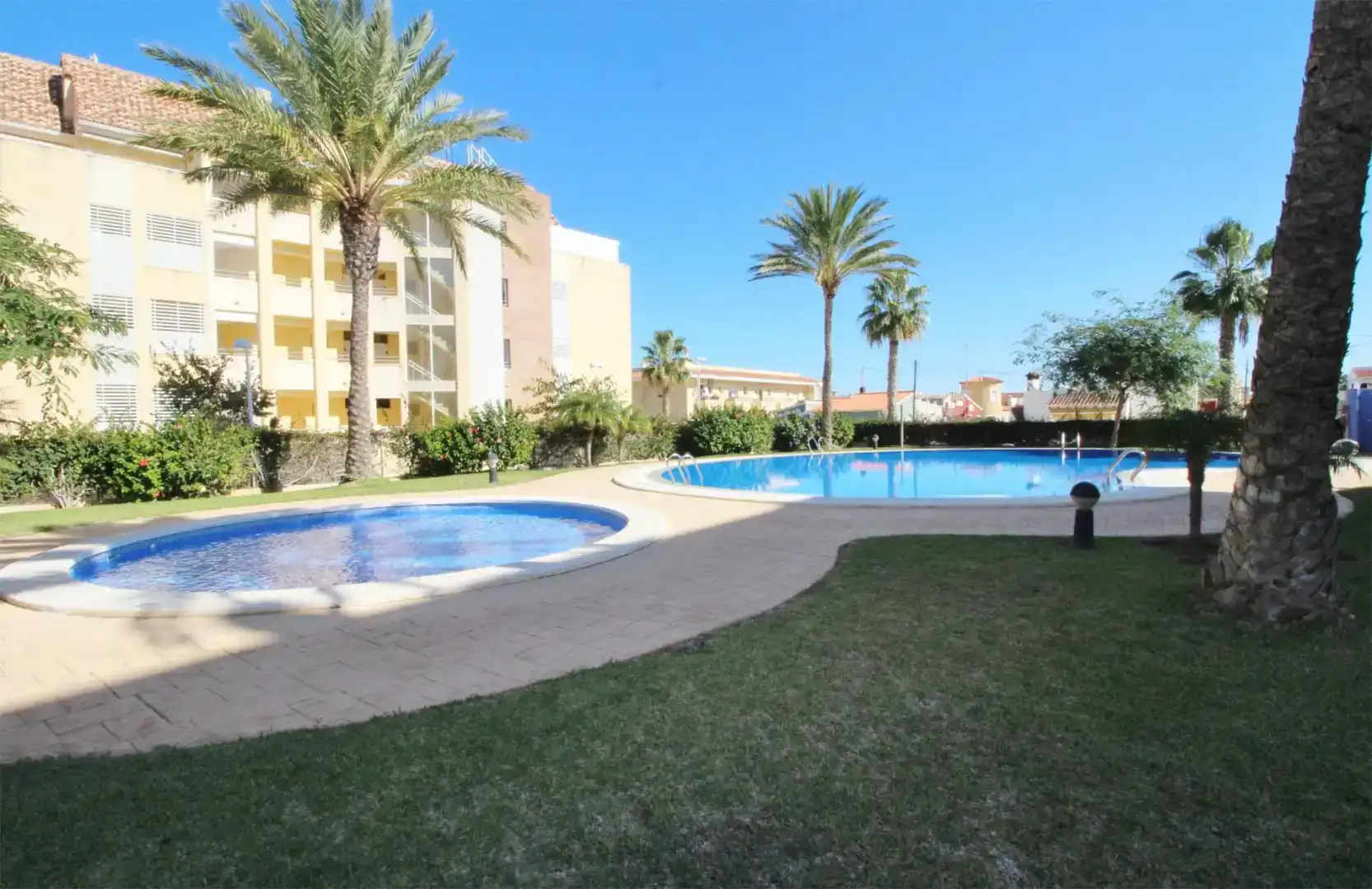 Swimming pool of Flat for rent in Dénia  with Air Conditioner, Private garden and Furnished