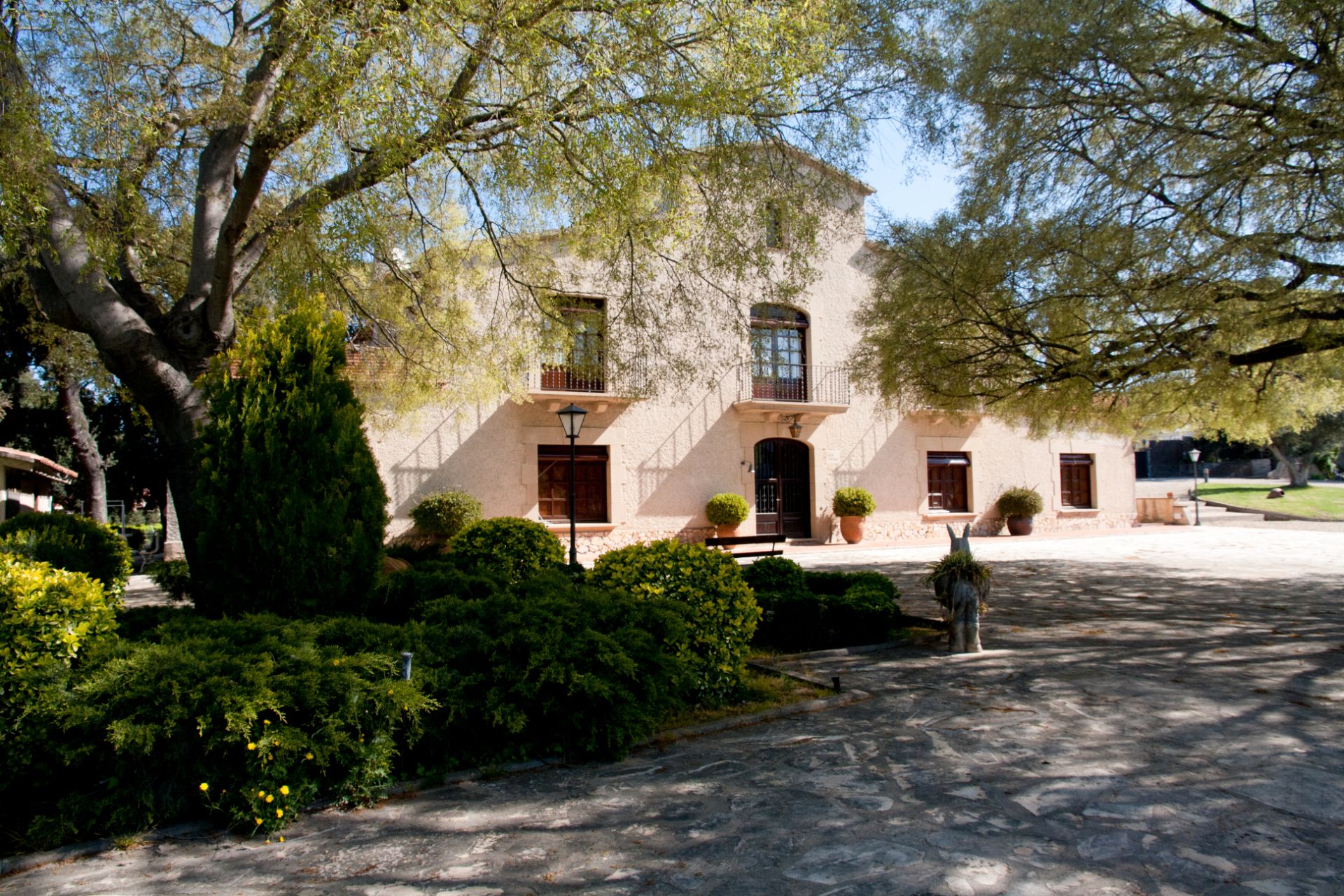 Vista exterior de Finca rústica en venda en La Roca del Vallès amb Aire condicionat, Calefacció i Jardí privat