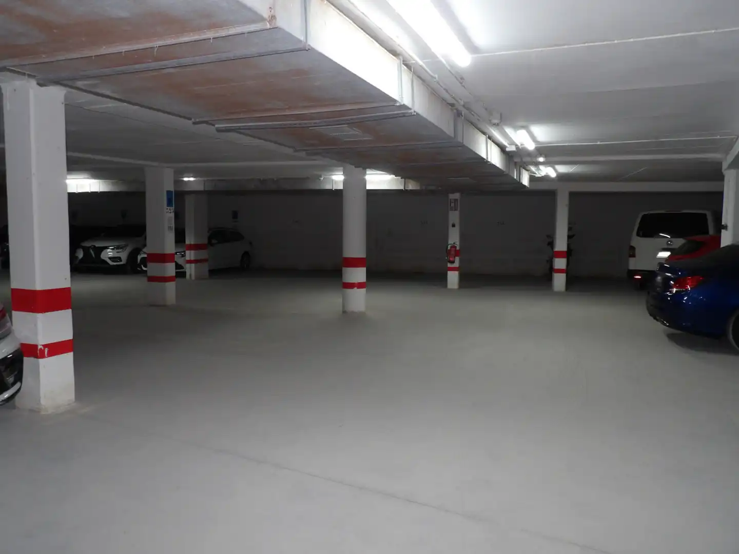 Parking de Apartamento en venta en León Capital  con Calefacción