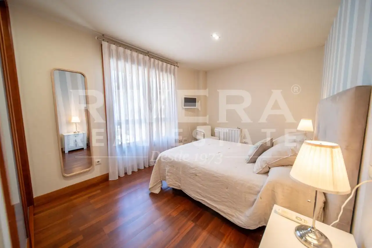 Schlafzimmer von Wohnung zum Verkauf in Sanxenxo mit Heizung, Terrasse und Abstellraum