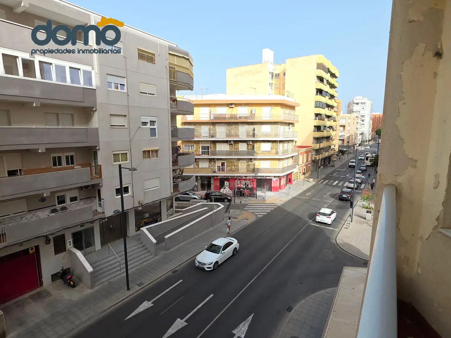 Vista exterior de Pis en venda en Almería amb Moblat i Balcó
