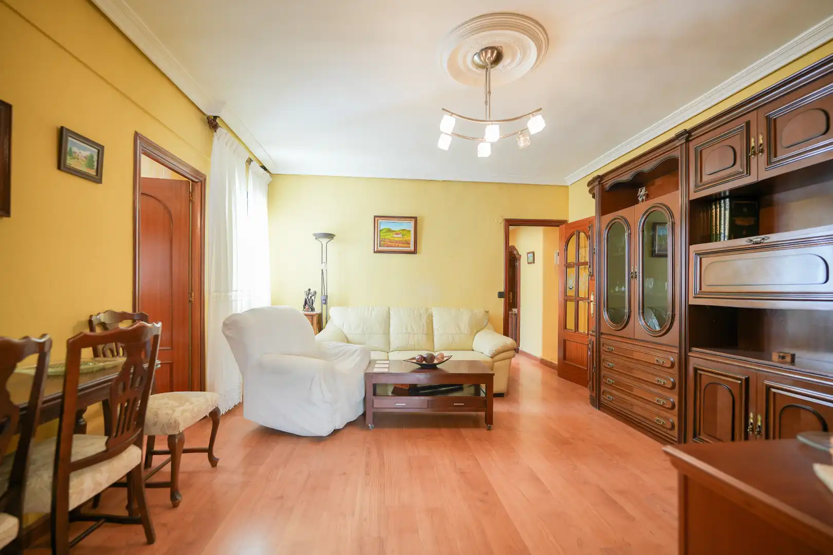Sala d'estar de Pis en venda en Valladolid amb Calefacció, Terrassa i Forn