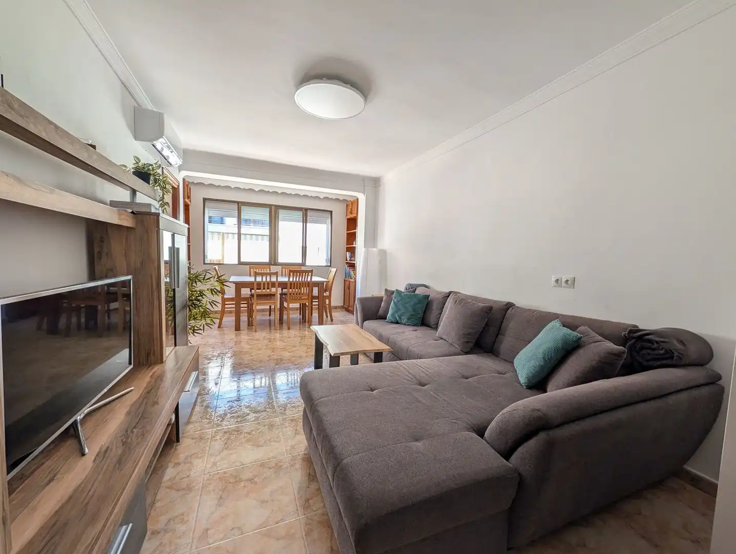 Sala de estar de Apartamento de alquiler en Estepona con Aire acondicionado, Calefacción y Terraza