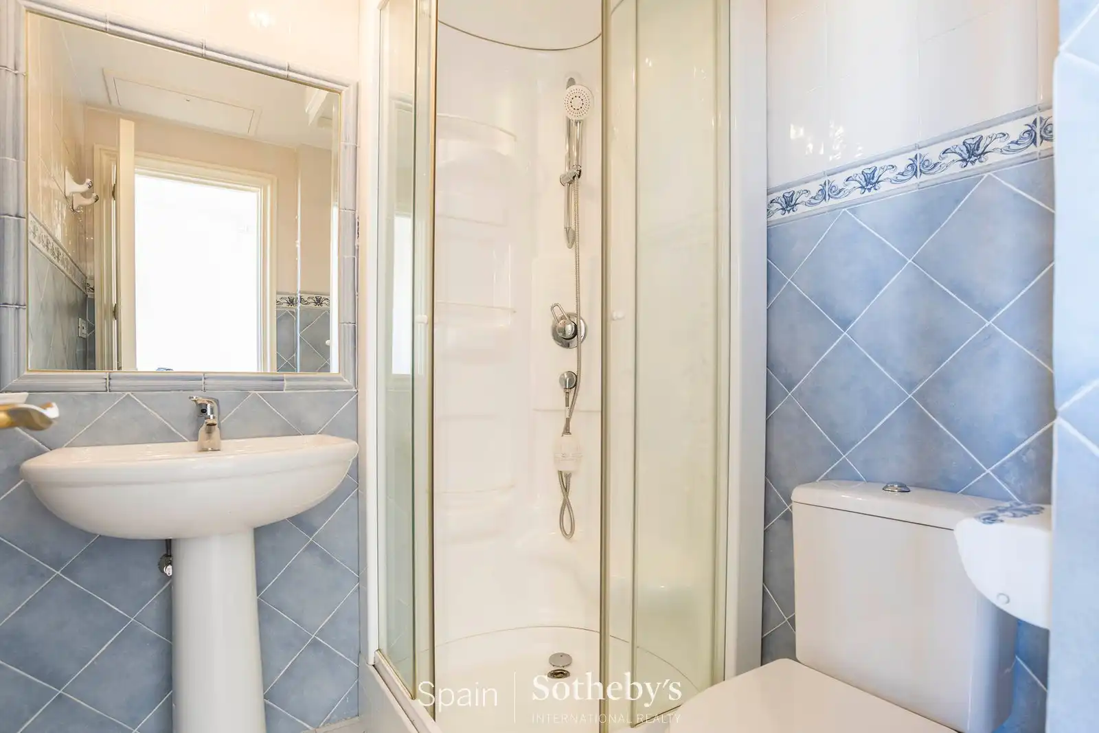 Baño de Dúplex en venta en Pozuelo de Alarcón con Aire acondicionado, Calefacción y Terraza
