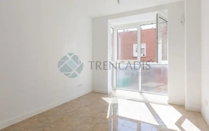 Bedroom of Flat for sale in Madrid
