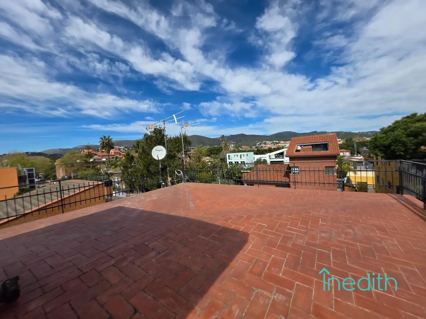 Vista exterior de Piso en venta en Castelldefels con Aire acondicionado, Calefacción y Terraza