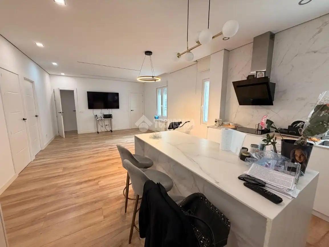 Piso con ascensor en venta en C. Eulalio Ferrer, imagen 6