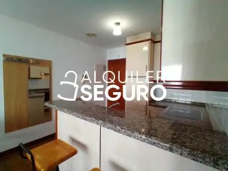 Cocina de Piso de alquiler en Oleiros con Calefacción, Trastero y Amueblado