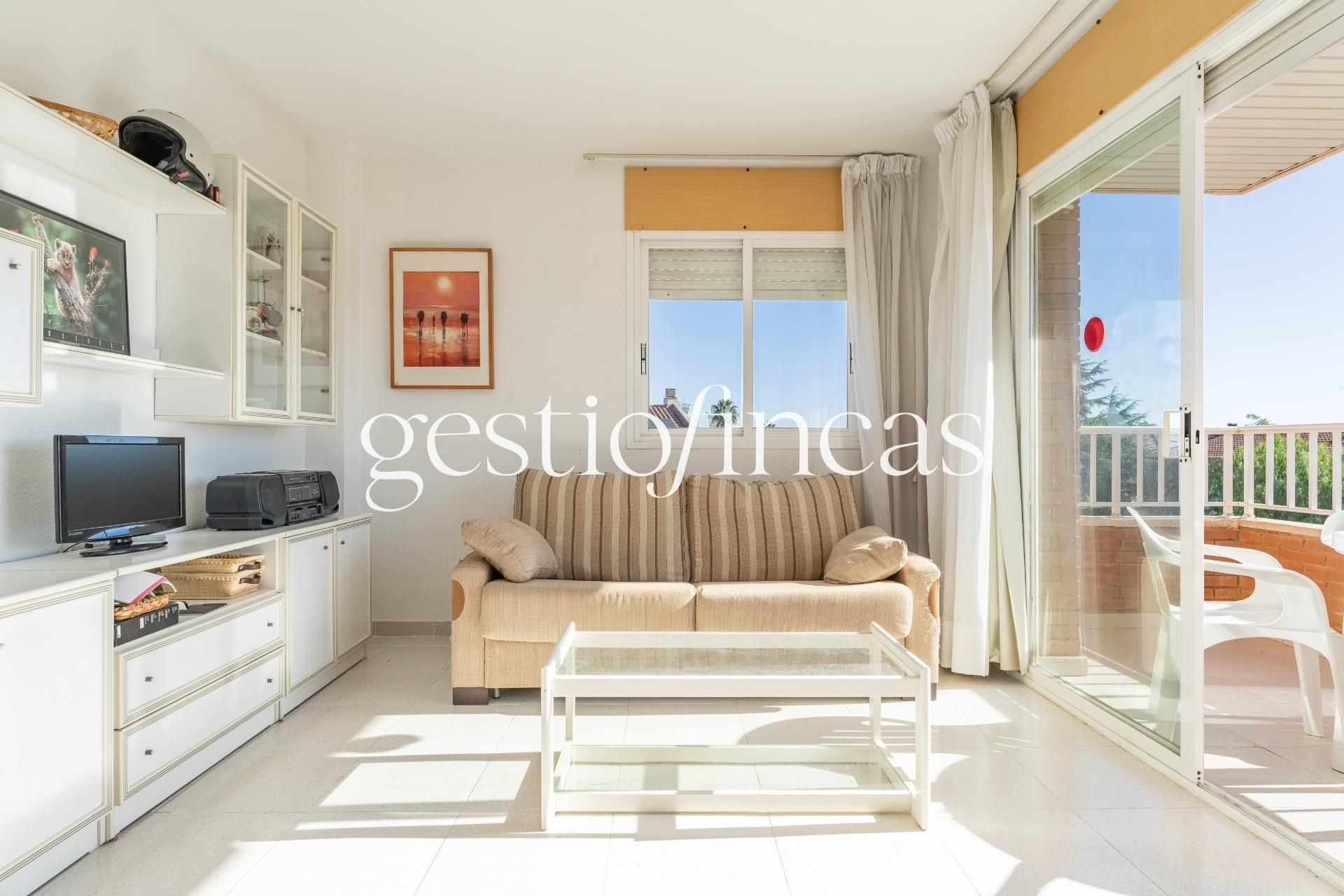 Sala d'estar de Apartament en venda en Cambrils amb Aire condicionat, Terrassa i Piscina comunitària