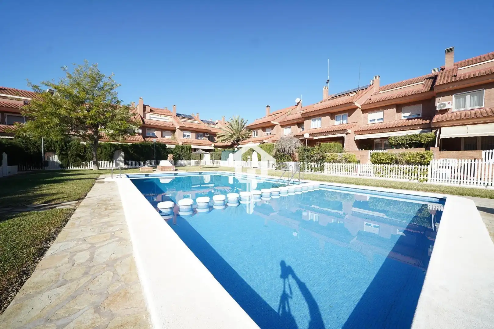Jardí de Casa adosada en venda en Alicante / Alacant amb Aire condicionat, Calefacció i Jardí privat