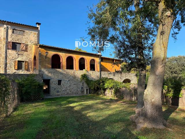 Casa adosada en Alquiler en MAS BLANC en Montagut i Oix