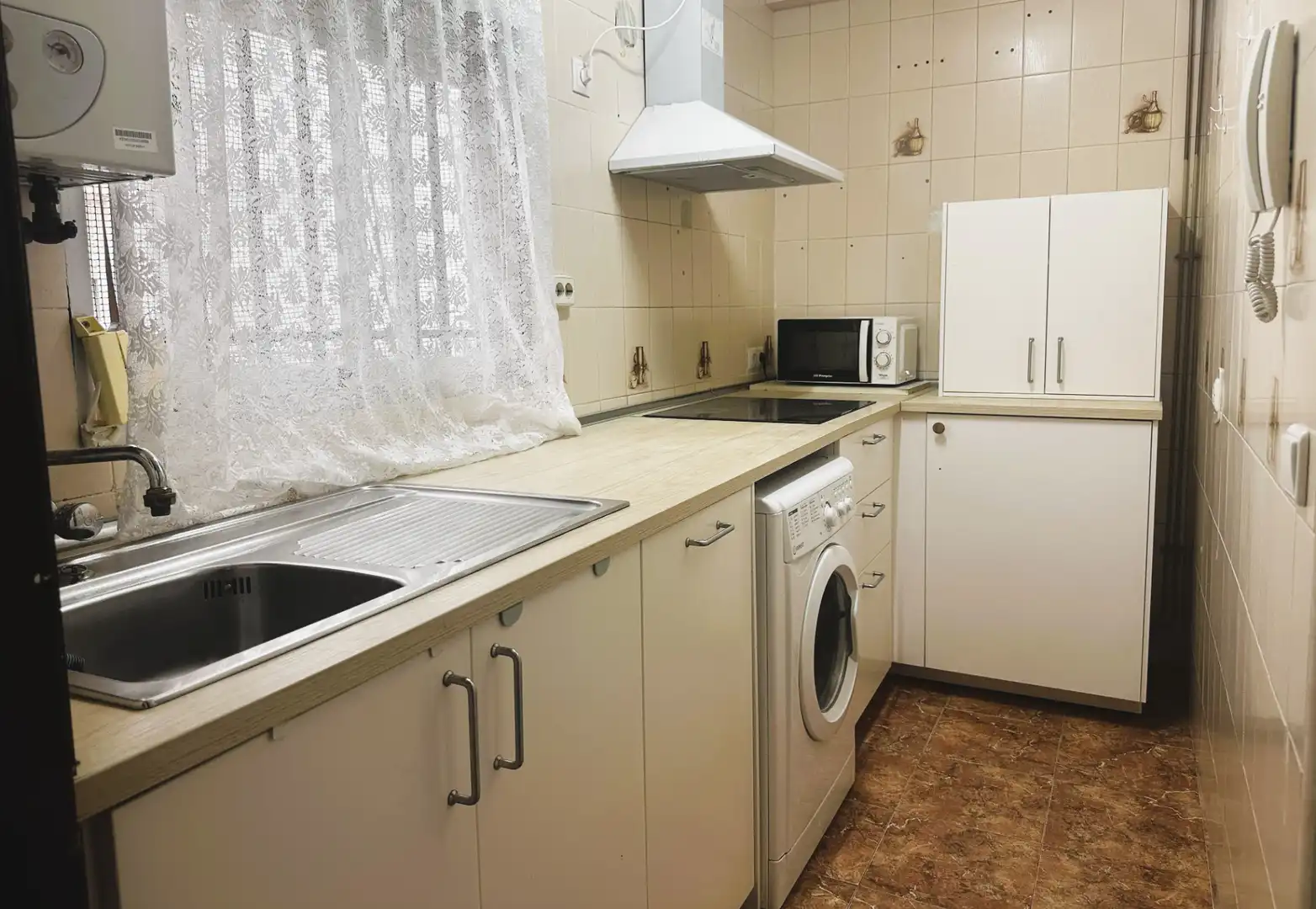 Kitchen of Flat for sale in Madrid  with Air Conditioner, Heating and Oven