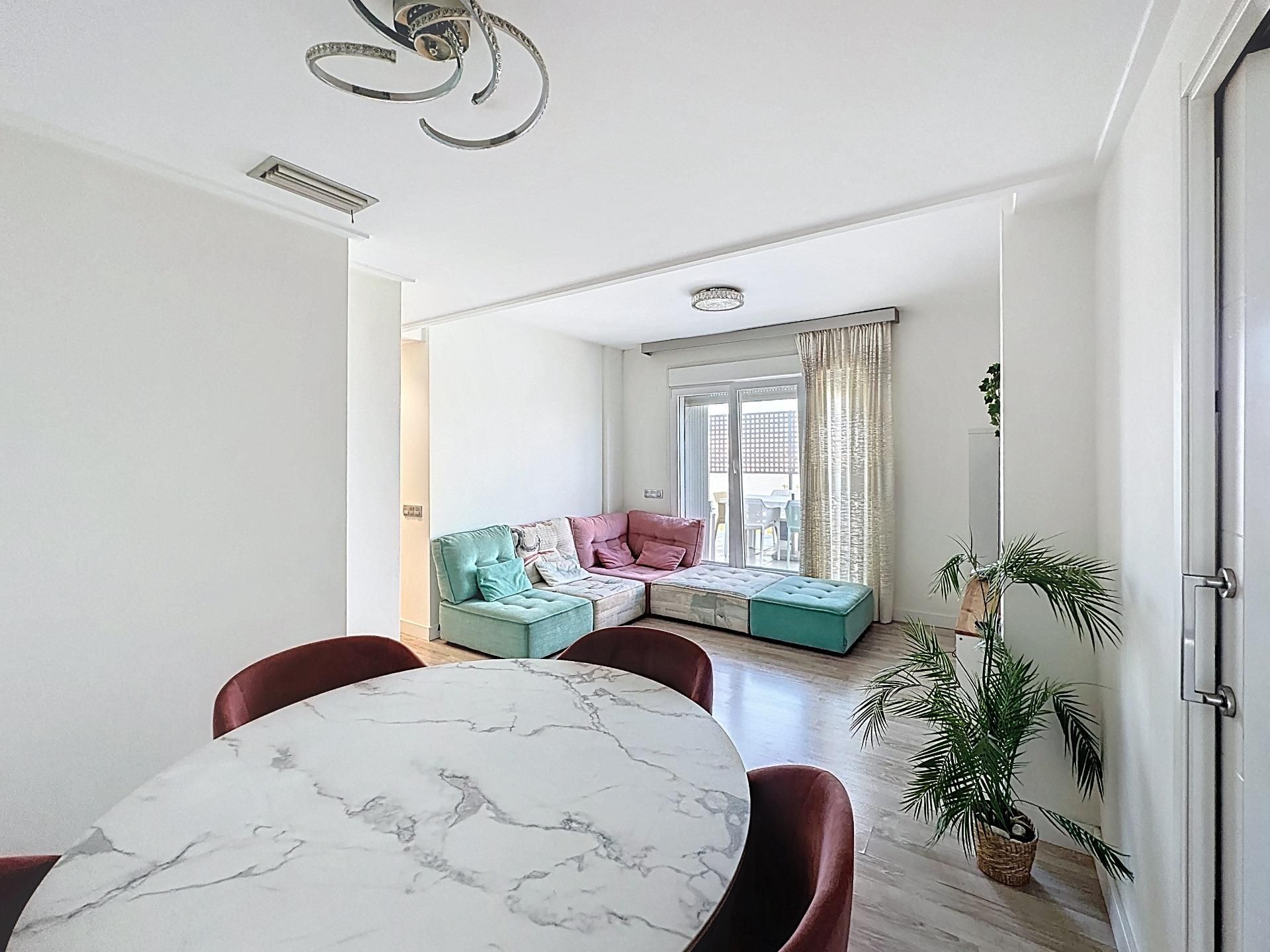 Wohnzimmer von Dachboden zum verkauf in Massanassa mit Parkett, Terrasse und Abstellraum