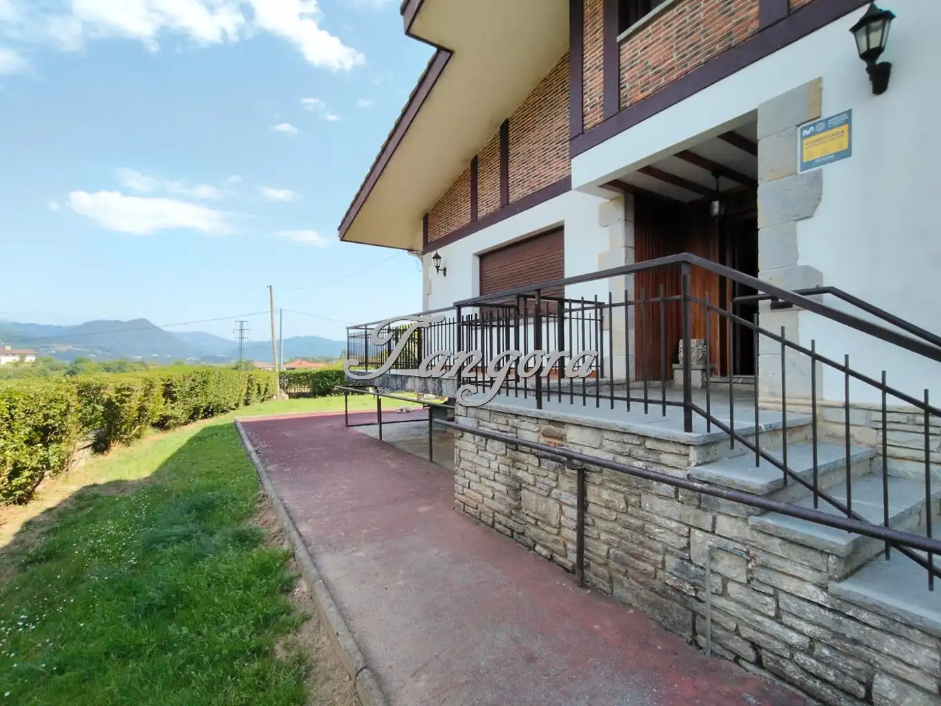 Vista exterior de Casa o xalet en venda en Busturia amb Calefacció, Jardí privat i Parquet