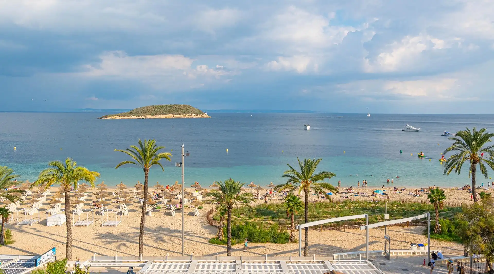 Attic for rent in Calvià  with Air Conditioner, Terrace and Balcony