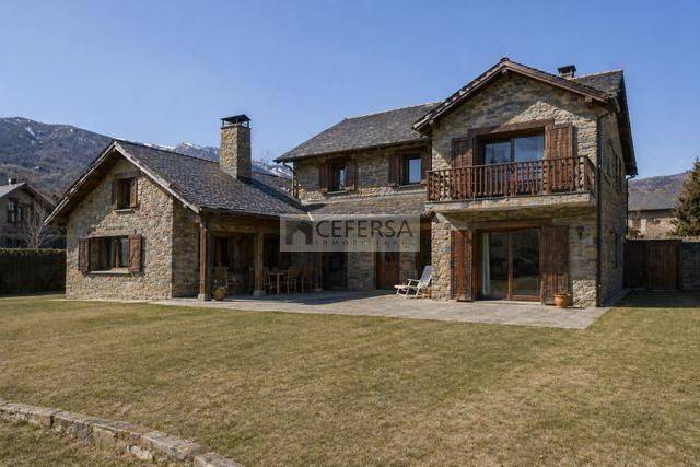 Casa-chalet en Venta en valenti almirall en Das