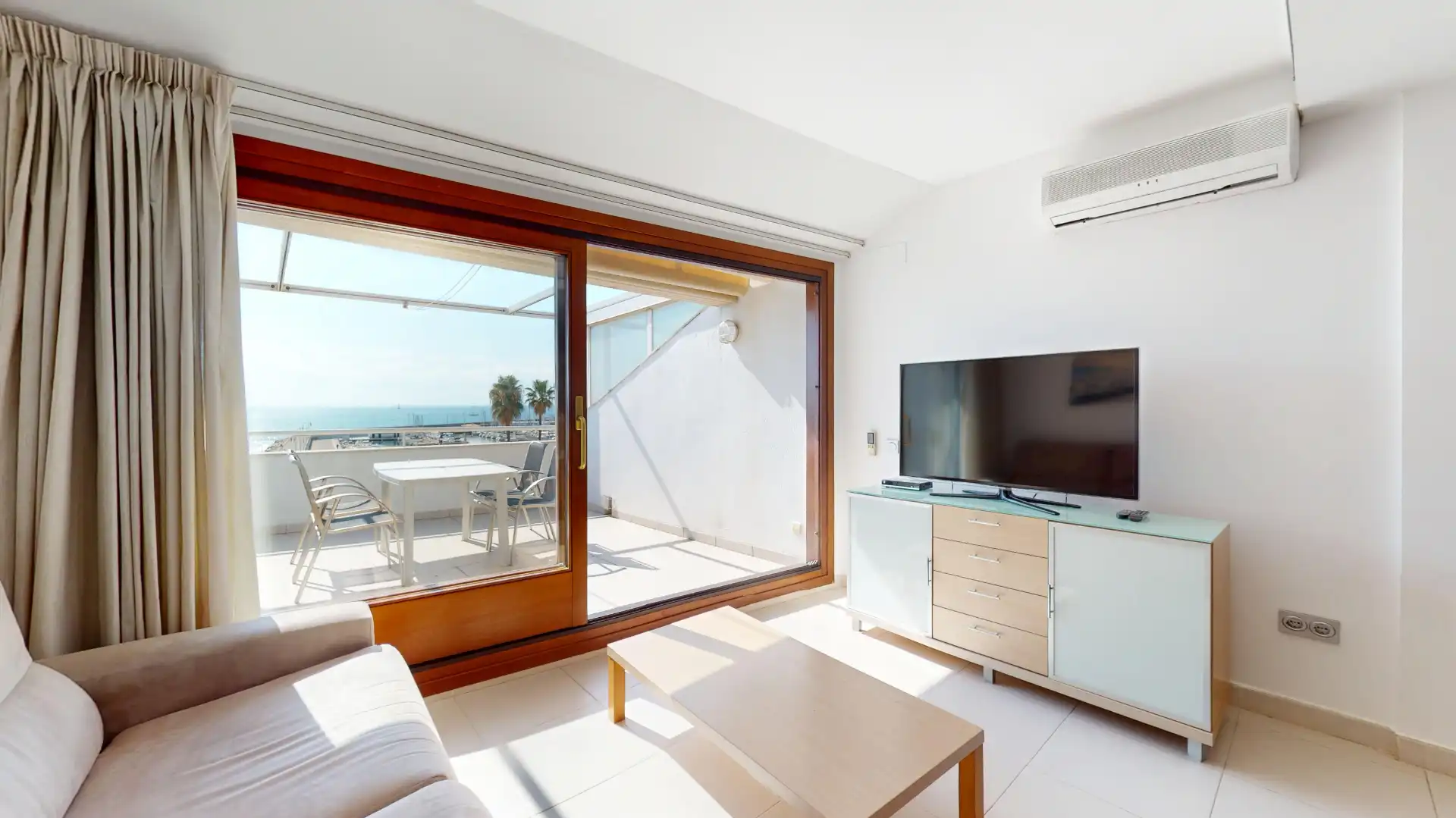 Sala de estar de Ático en venta en Cambrils con Aire acondicionado, Calefacción y Terraza