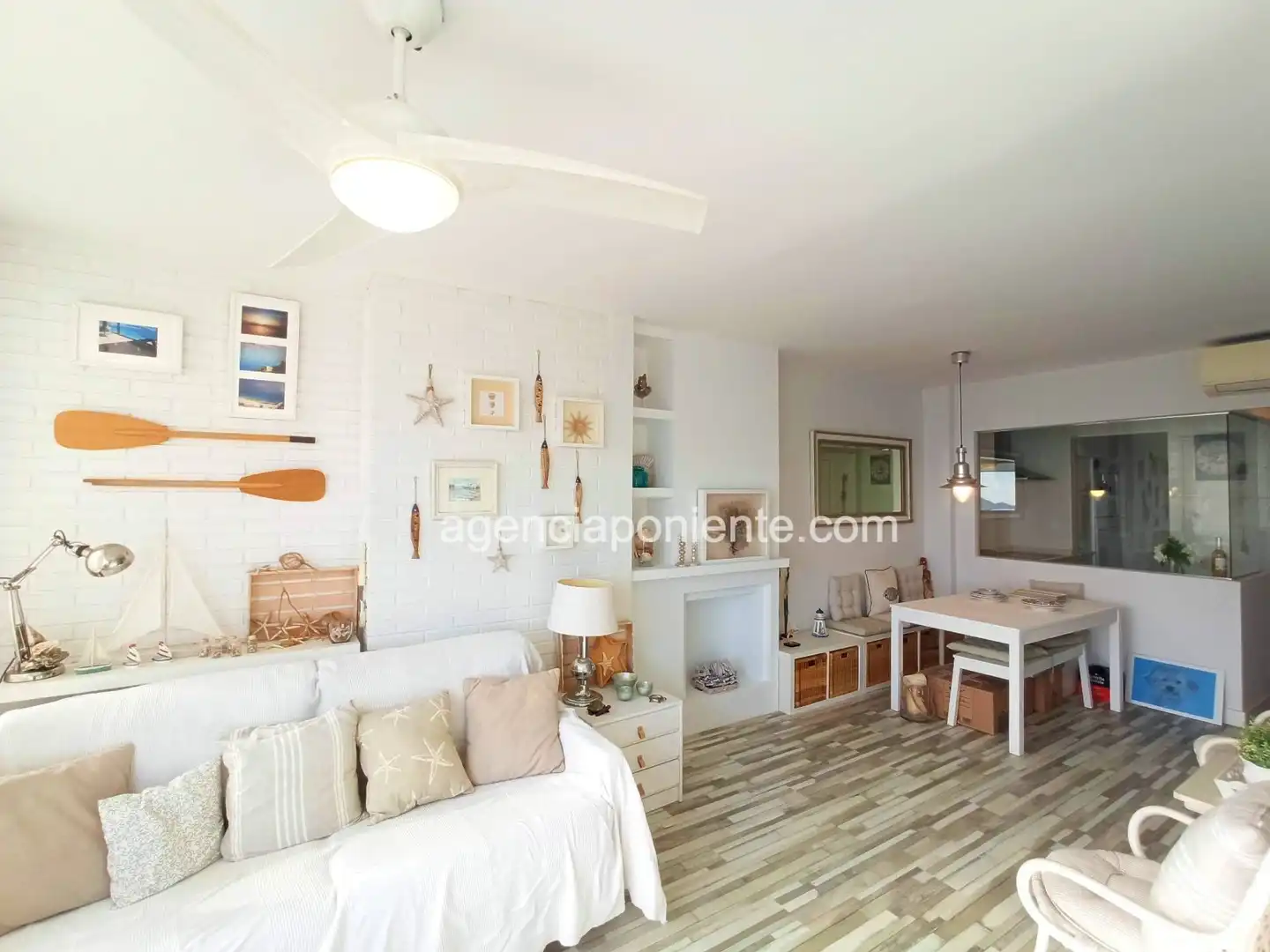 Sala de estar de Apartamento de alquiler en Finestrat con Aire acondicionado, Terraza y Amueblado