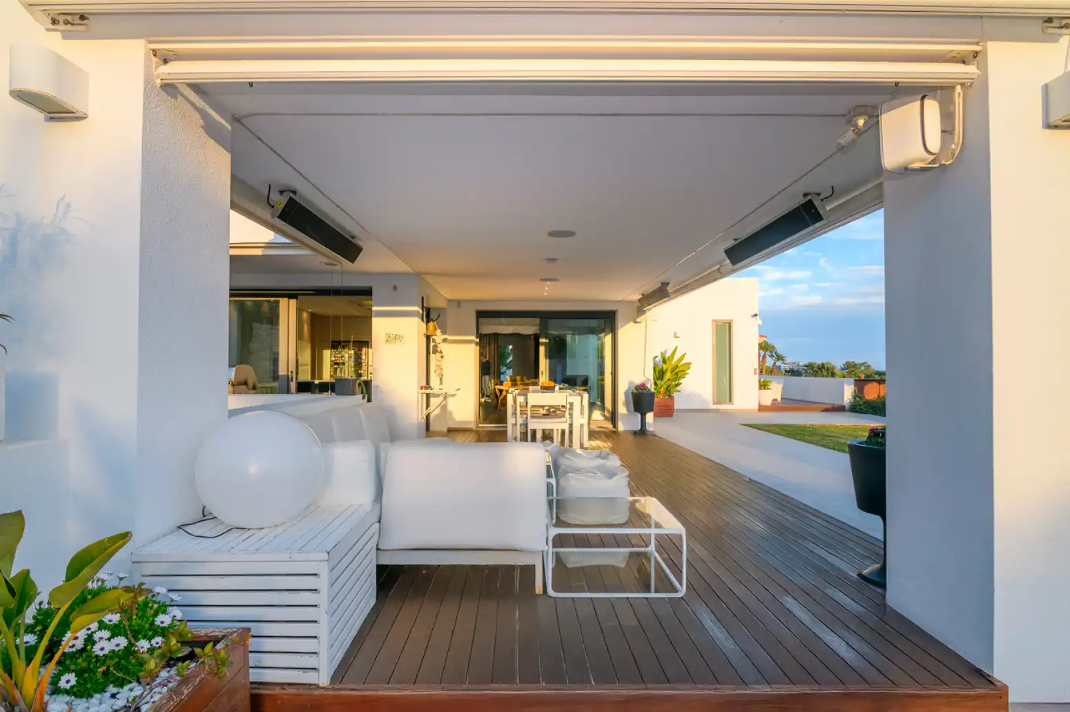 Terrassa de Casa o xalet en venda en Sitges amb Terrassa, Traster i Piscina